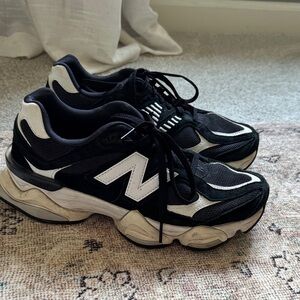 New Balance Black and White Women's Sneakers